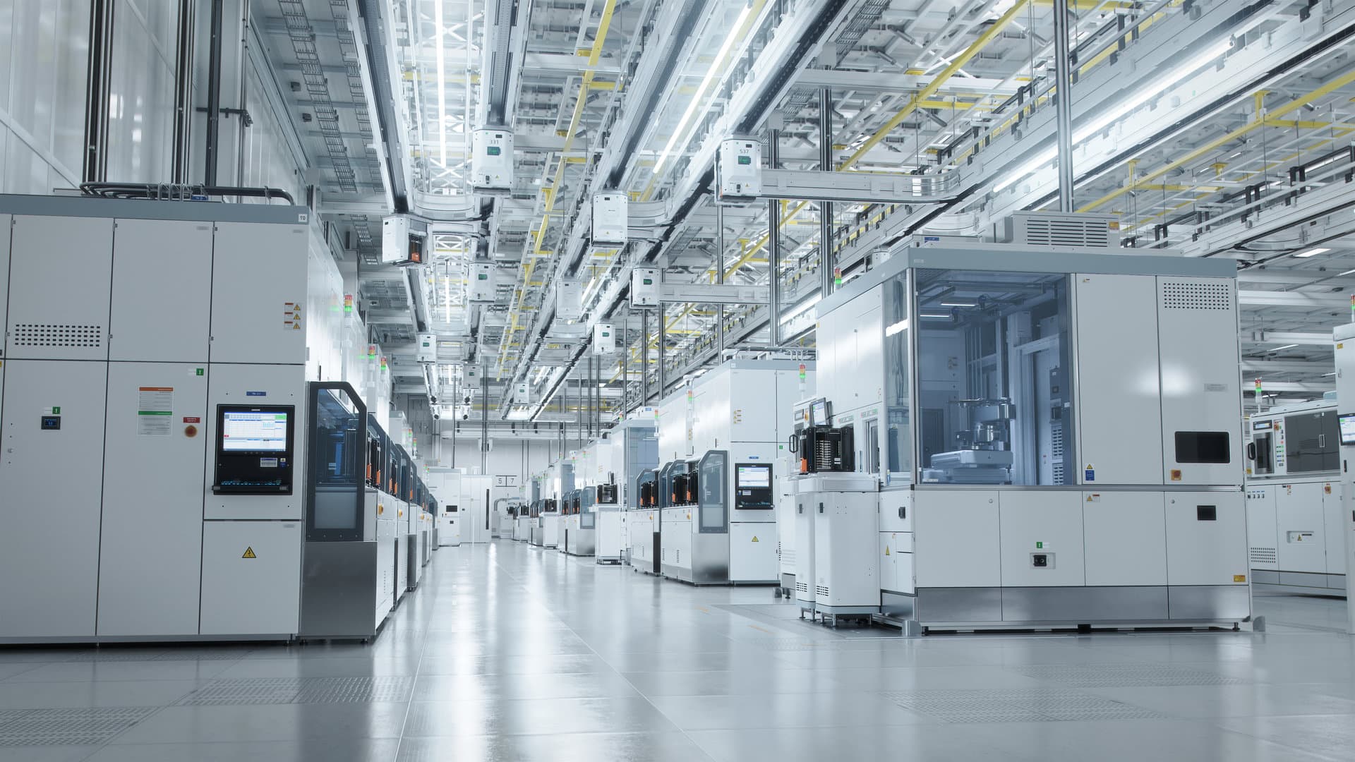 Semiconductor Facility Operations with Digital Twins and FactVerse AI Agent